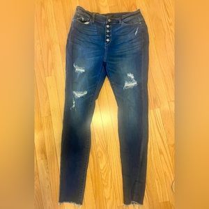 Judy Blue Los Angeles Distressed Women’s Jeans size 15/32